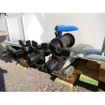 Horizontalus IBC pajungimas su 3 išėjimais