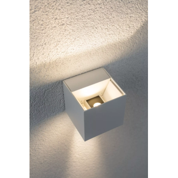 Kubo formos sieninis lauko šviestuvas baltos spalvos